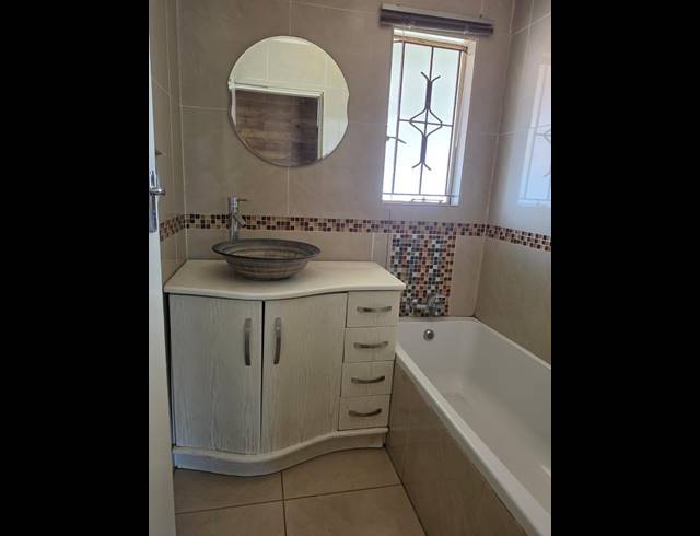 3 BEDROOM HOUSE FOR SALE IN MAHUBE VALLEY